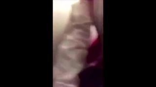 小情侣用舌头轮流征服对方~幸福氛围彷彿冒着粉泡泡~