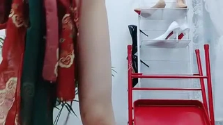 他揉捏她两乳不停呻吟人妻全身黑丝少妇，坐在大鸡巴上使劲摇