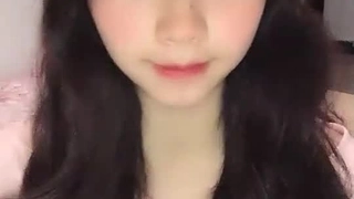 美女集中营我和我的漂亮大奶女友