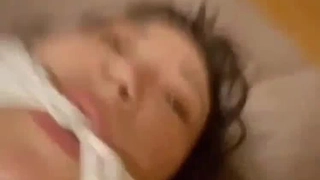 漂亮的小个子拉丁裔学生被猛烈地操