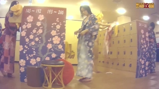 日韩精品第8页超级极品的白嫩JK学妹美脚黑丝足交帮你撸，射到白嫩脚上，完整购买