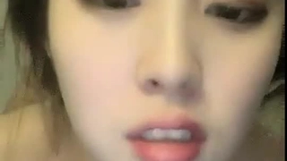 妈妈和继子在丈夫背后沉迷于禁忌的快感