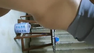 可爱美女凯莉女仆装自慰喷水