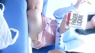 P站模特系列-loliiiiipop99-Caught My Innocent Roommate Filming Herself Masturbate In Washroom [Sub]